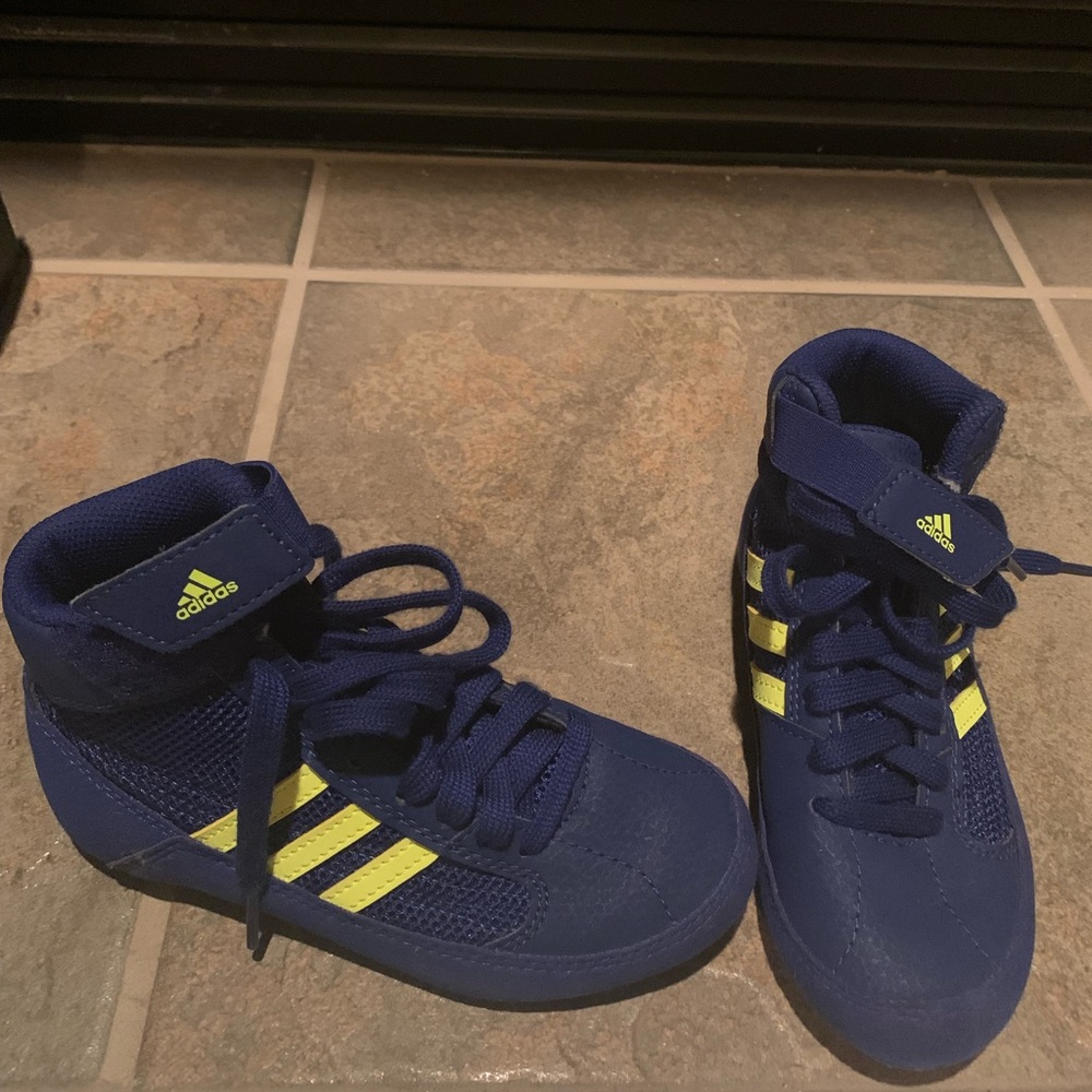 Size 12 adidas Kids' HVC 2 Laced Wrestling Shoes